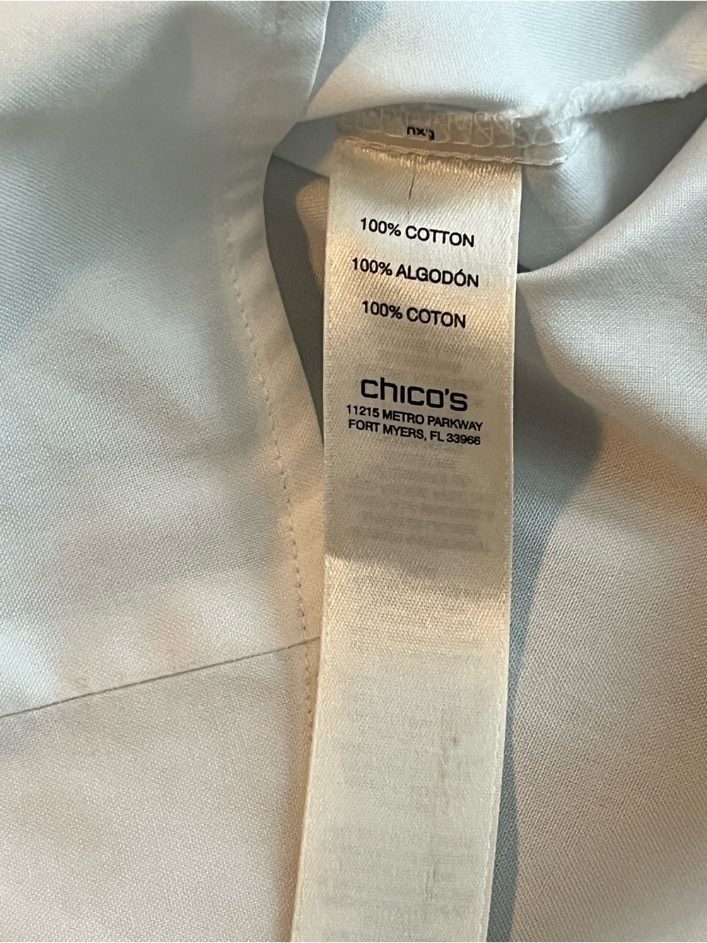 Chico's Women’s White Wrinkle-Resistant Long Sleeve Blouse Size 2 / Large EUC - Picture 4 of 12